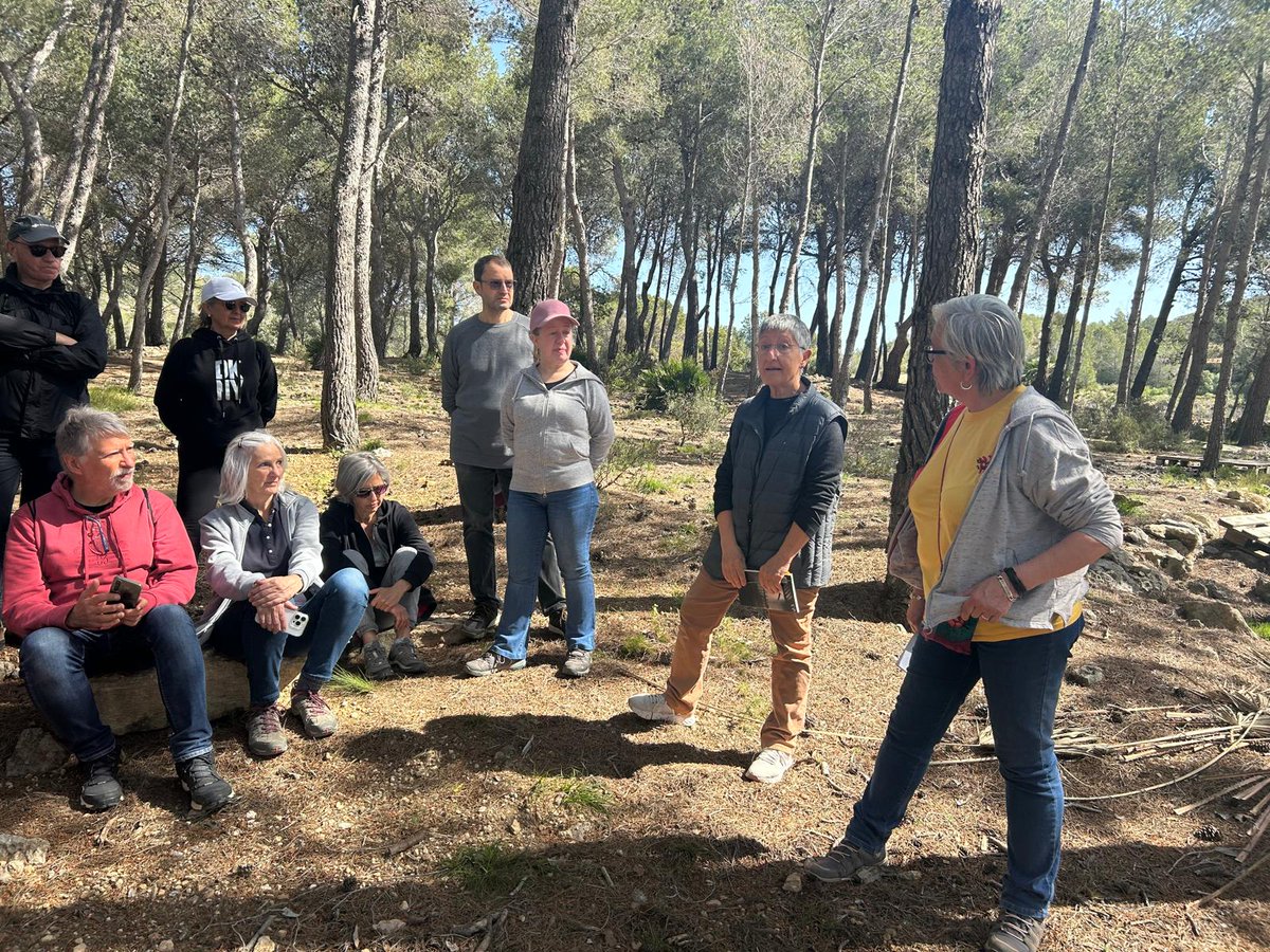 bonastre_erc's tweet photo. Diumenge es va celebrar la 4a Caminada del Dia de la Dona, amb un nou recorregut. Vam comptar amb una de les organitzadores del Ganxet Urbà, que va posar en valor la història de les dones de Bonastre. Agrair la participació de tothom i a l'ADC.

#ercbonastre #8m https://t.co/Tzv8FXUog2