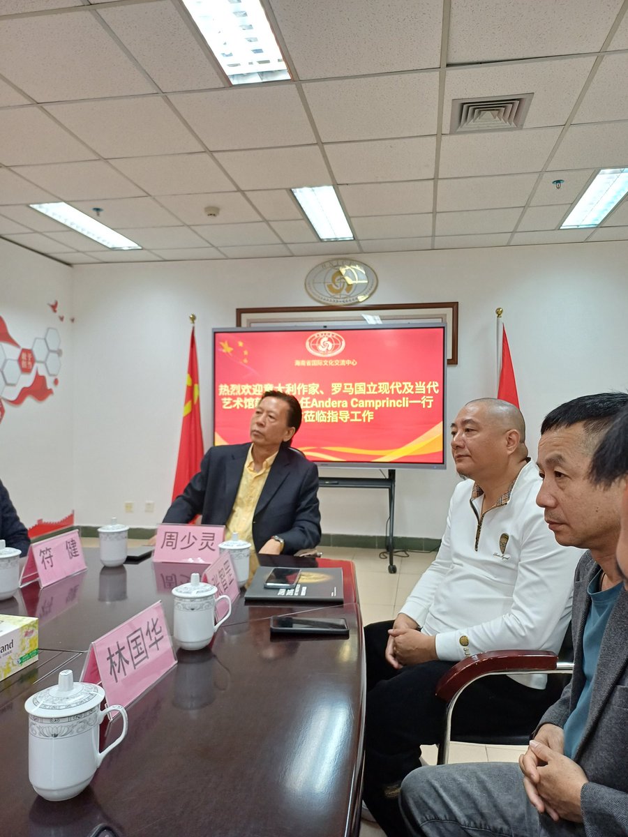 andreacampri's tweet photo. Presentazione del mio #libro intervista #LaSelezioneArtificiale in #Cina #convegno #bioetica #biotecnologia #biofilosofia #darwin #fabretti https://t.co/yWJAEHzonf