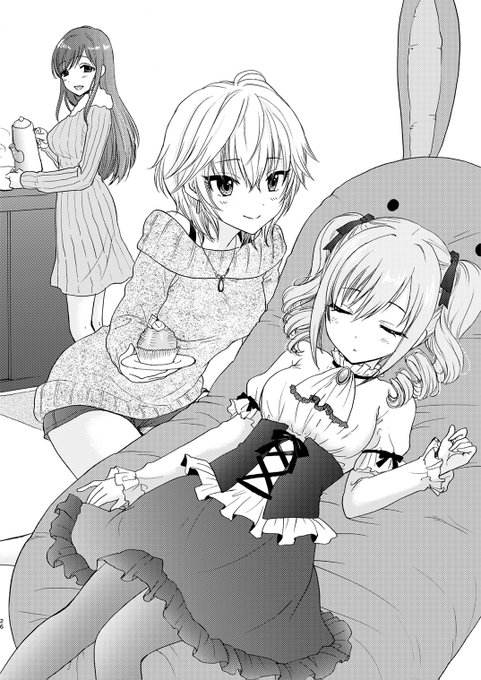 蘭子ちゃんの誕生日なのでお祝いしてくれるラブライカの2人 