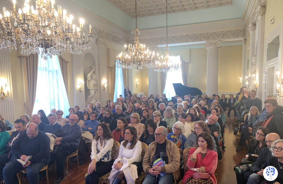 Un altro appuntamento da incorniciare per la VI edizione del Premio “I fiori blu” con Lucia Tancredi, Giorgio Zanchini e Barbara Gallavotti <a href="/ponteallegrazie/">Ponte alle Grazie</a> <a href="/Mondadori/">Mondadori</a> - <a href="/paolomieli/">paolo mieli</a> <a href="/ritannaarmeni/">ritanna armeni</a> <a href="/giulianode/">giuliano da empoli</a> <a href="/MarcoFerrante/">Marco Ferrante</a> <a href="/petrignanis/">Sandra Petrignani</a> <a href="/LidiaRavera/">lidia ravera</a> <a href="/seresileoni/">serena sileoni</a>
