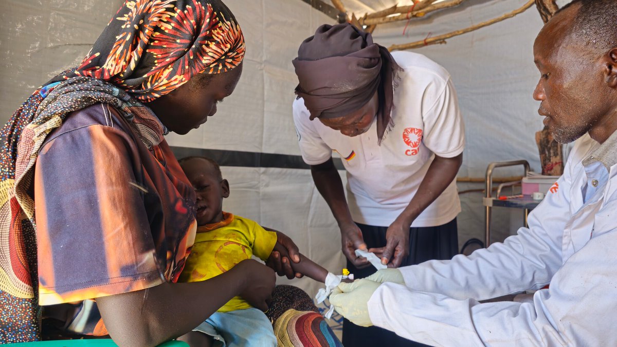 AA_stabilisiert's tweet photo. Women, children & vulnerable groups in 🇨🇩 🇸🇸 🇺🇬 gain better access to #SRGR services:
With support from 🇩🇪, services such as maternal and child healthcare and protection from gender-based violence are being offered by CARE and their local partner, Coalition for Humanity in 🇸🇸. https://t.co/mugsGAqGc7