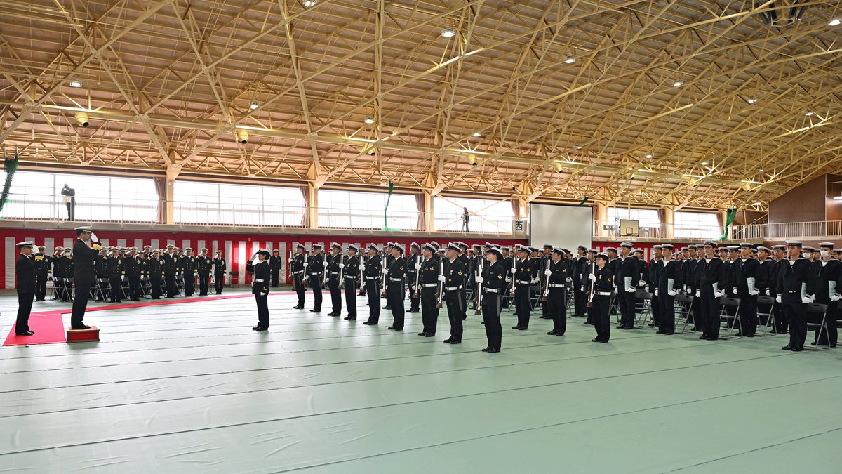 JMSDF_mrh's tweet photo. ⚓#舞教日記⚓～入隊式～
第23期一般海曹候補生課程・第33期自衛官候補生課程の入隊式が行われました🎉
#海上自衛隊 #海自舞鶴 #舞鶴教育隊 https://t.co/cN69QgfHm5