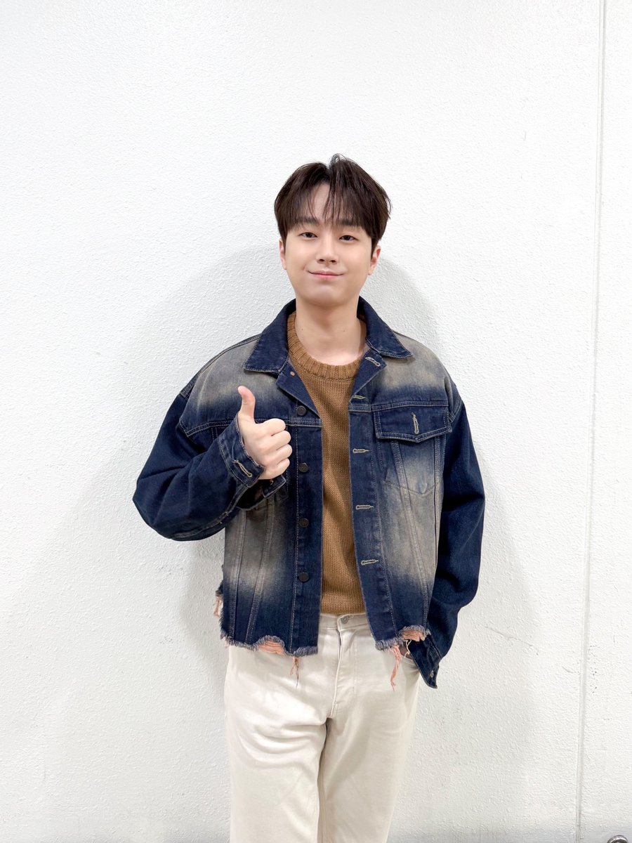 ChanWonOfficial's tweet photo. 📸 찬또그래퍼 📸

<셀럽병사의 비밀>과 함께하는
흥미진진한 화요일 저녁🫶🏻

오늘도 찬원과 함께
이야기 속으로 몰입하러🤩

오후 8시 30분
KBS2로 찾아와주세요🙌🏻

#이찬원 #LeeChanWon 
#셀럽병사의비밀 
#티엔엔터테인먼트 https://t.co/OW0yef1WGI