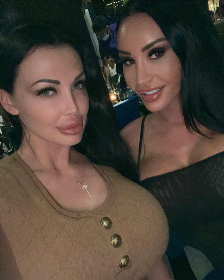 When stars collide... <a href="/TSKimberleexxx/">TS Kimberlee</a> and <a href="/ALETTAOCEANXXXX/">ALETTA OCEAN</a> 😇🙏🤩