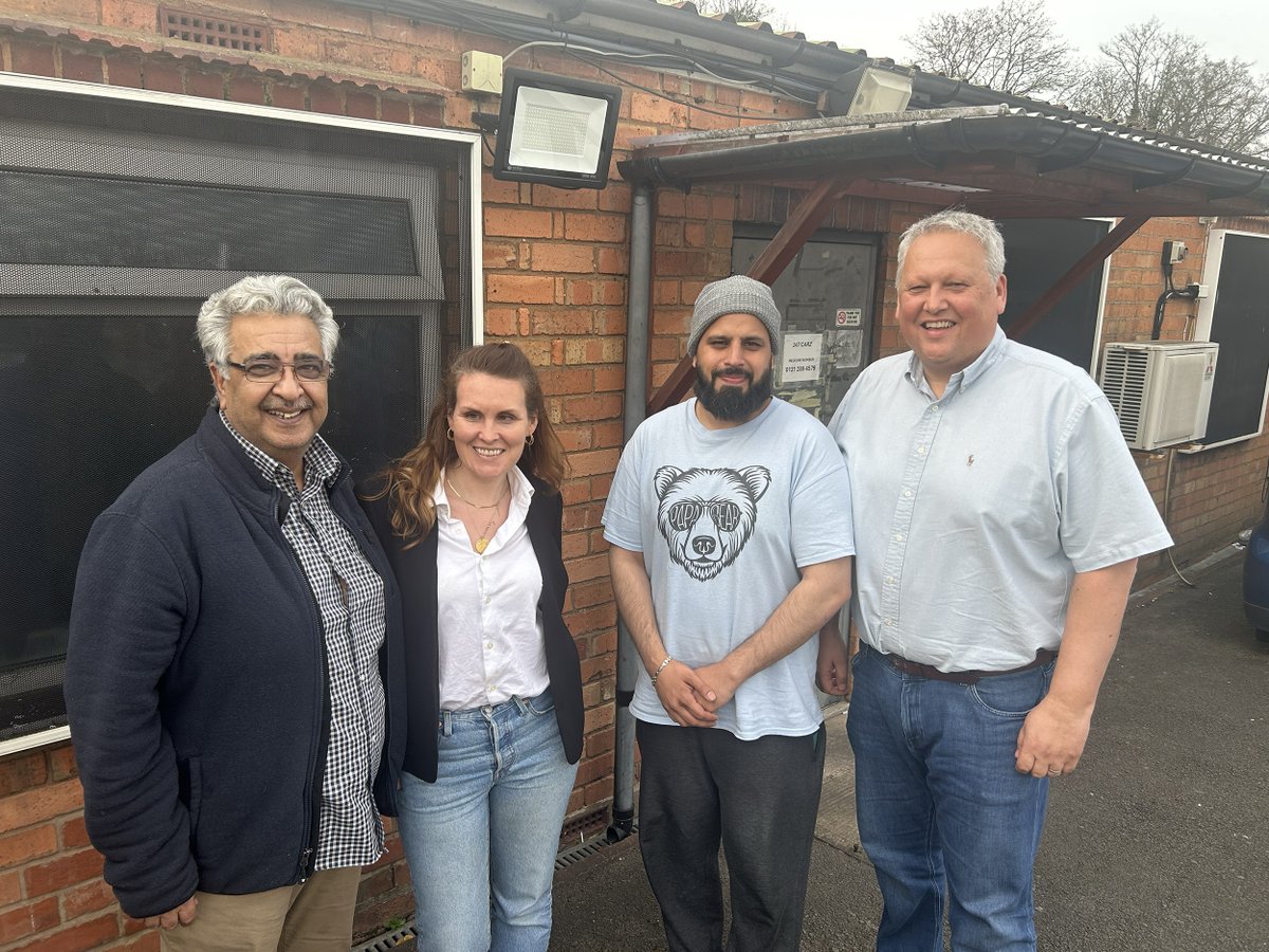 Almost 12 years on the iCabbi platform! It was super to visit our dear friend, Zaf, and the team at 24/7 Birmingham. There's nothing like a good chat, and that's exactly how our afternoon was spent. Thank you, as always, for your hospitality :)

#icabbi #nextgeneration
