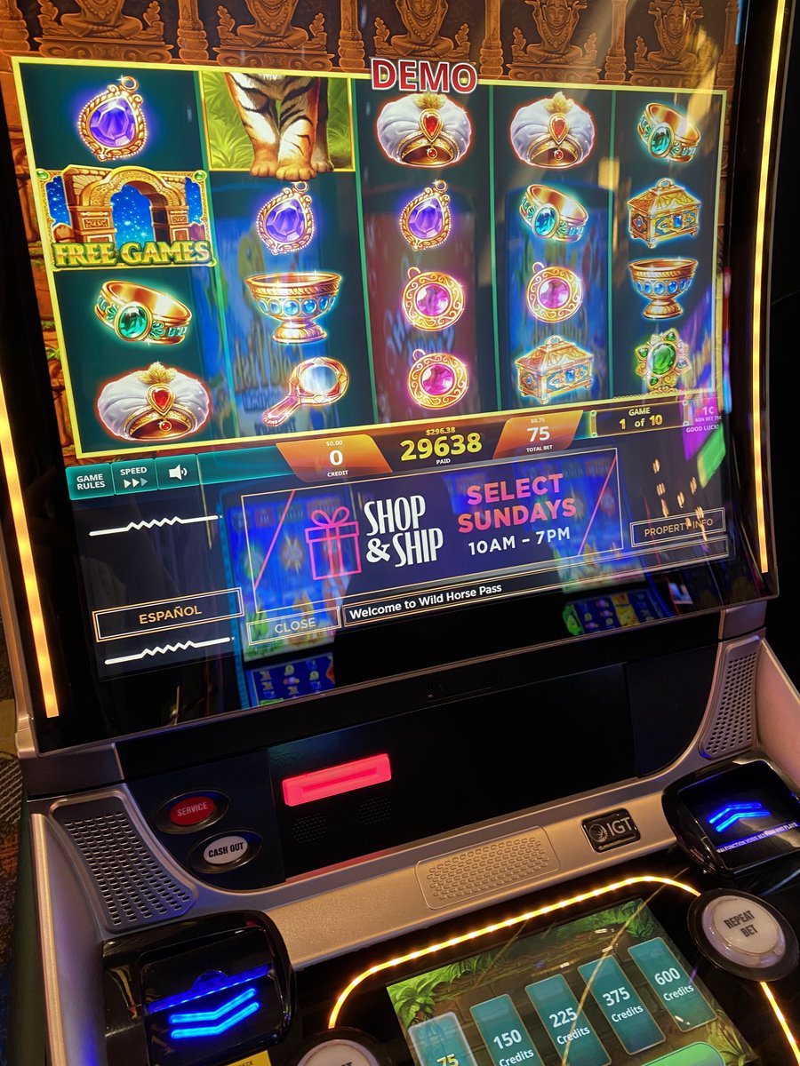 _GiftandGo_'s tweet photo. On machine gifting at @PlayAtGila, powered by Gift&amp;Go 🎰

Players can now browse and redeem from millions of real-time reward options - right from the machine. 

This is what modern gifting and loyalty looks like 👏

#loyaltyrewards #playerexperience #gifting #giftdays https://t.co/ATojhM4odJ
