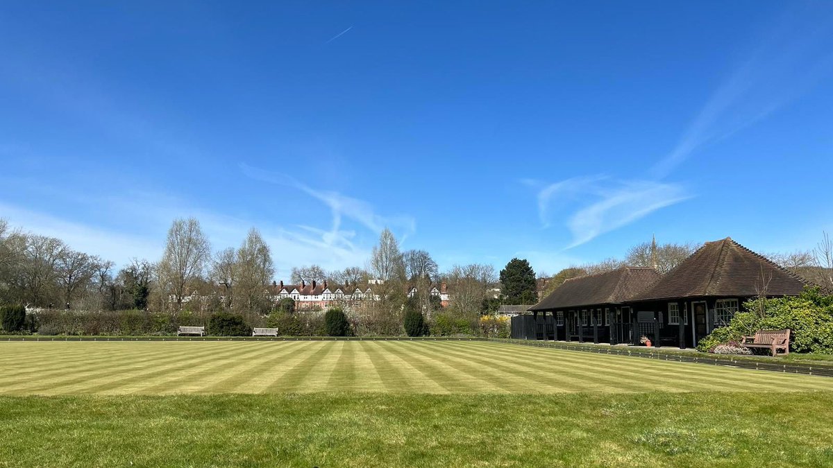 HillBowl's tweet photo. New season starts 12th April 2025, can't wait to try out the new green! Everyone looks good in stripes #newmembers #phbc #parliamenthillbowlsclub #hampsteadheath #membersclub #lawnbowls #northlondon https://t.co/ZvX2zwC5BI