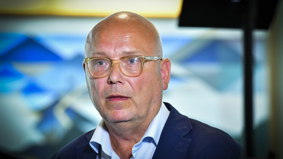 Terrorforskaren Magnus Ranstorp ser allvarligt på avslöjandet om fel i Migrationsverkets kontroller.
Han vill att myndigheten nu utreder om det finns fler fall där brott eller brottsmisstankar missats.

tv4.se/artikel/mogRXH…