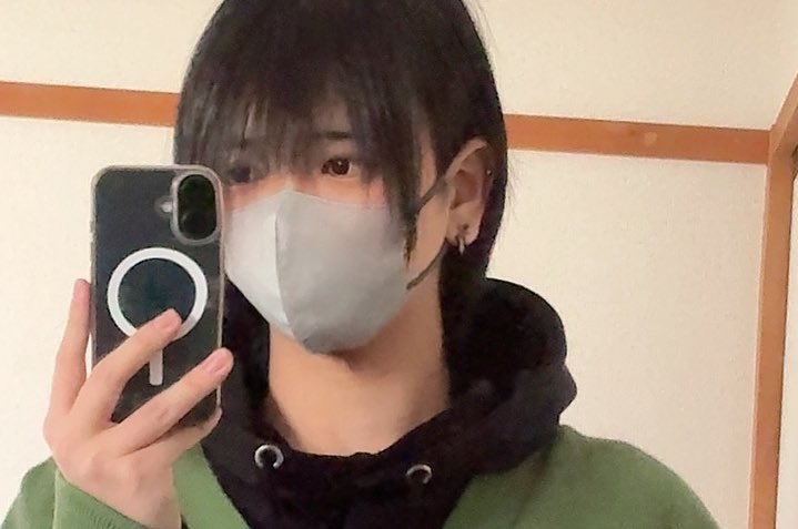 Emalatte's tweet photo. ギリ生きてる https://t.co/HvF2XMsx3r