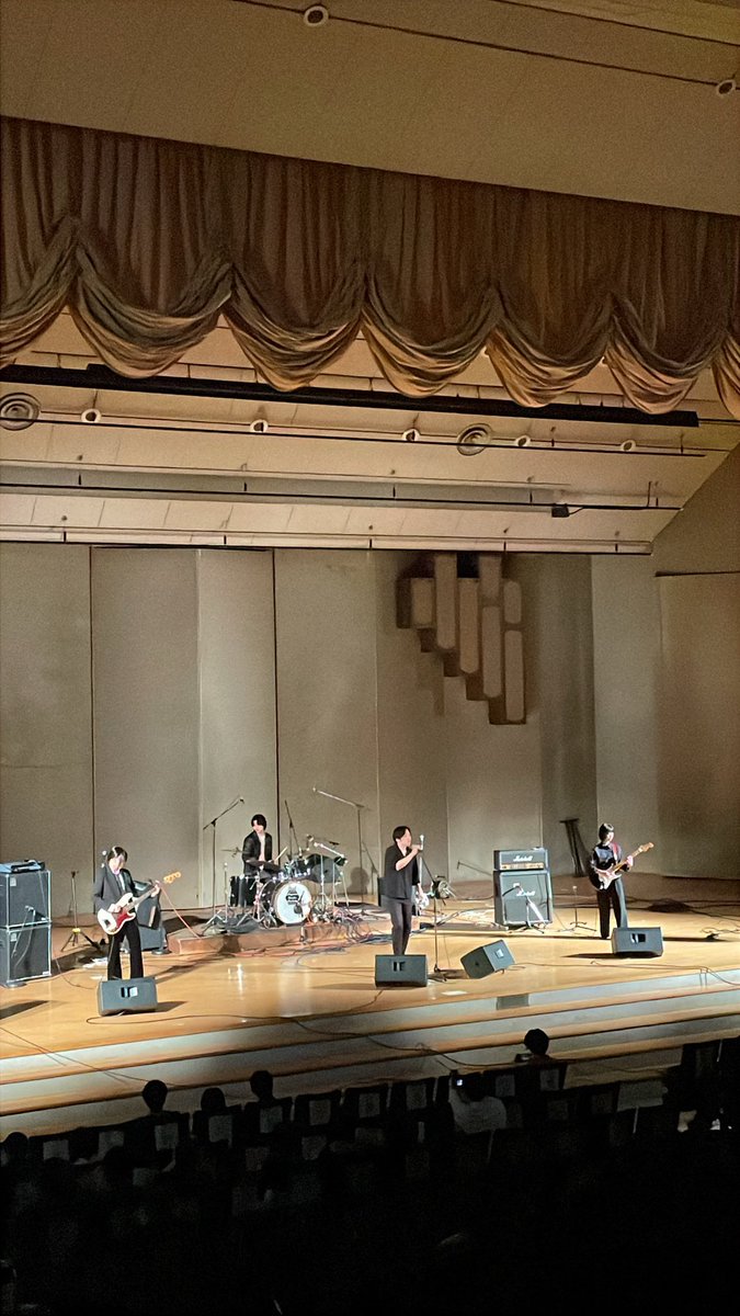 ＼\AOYAMA ROCK FESTIVAL2025/／

ただいま8バンド目の
Thee Michelle Gun Elephant(<a href="/AoyamaFolkWays/">青山フォークウェイズ(AFW)・青学軽音</a> )
が演奏中です！

#春から青学 #春からAGU  #青学 #ARF2025 #青学軽音 #春から青学軽音  #新歓 #青学新歓