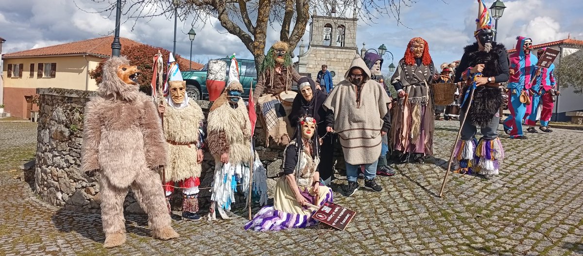 radioaguilar's tweet photo. Zamarrones y Mascaritos de Aguilar de Campoo en el V Encuentro de Ritos Ancestrales de Bemposta (Portugal)
#galeríadefotos

https://t.co/vgsD4y7pJH https://t.co/lzeR9ibQrQ