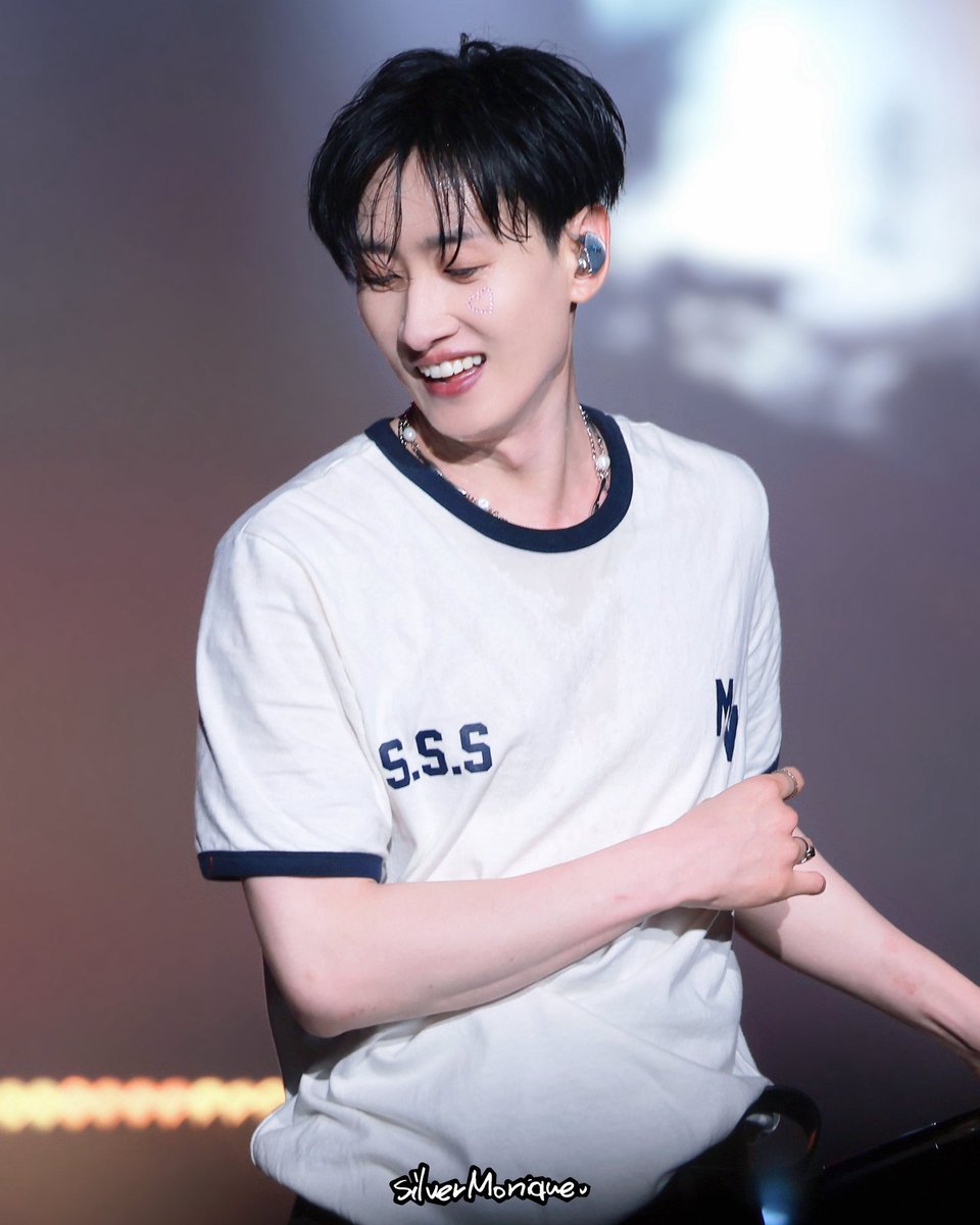 sam_mul_mul's tweet photo. 커플티 같당...♡ https://t.co/CLoAKBXzHP