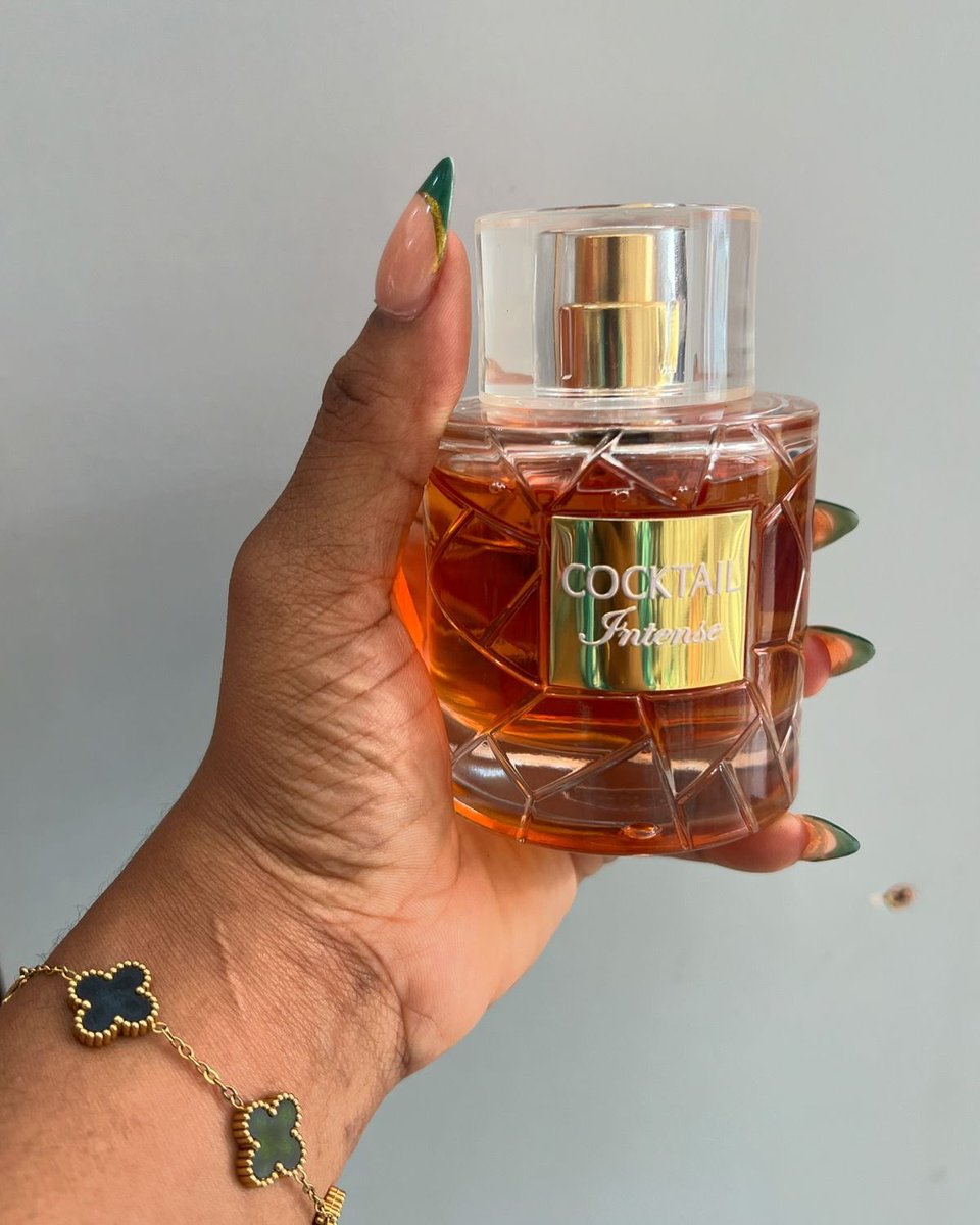 DiianaD___'s tweet photo. Thread of perfumes ranging from 20-45k that gets the job done  &amp; will leave you with compliments!❤️♾️

Cocktail intense 🏷️26k
Ramz Lattafa gold🏷️ 25k
Bade Al Oud-🏷️ 37k
Brioche vanille 🏷️45k https://t.co/wQDZFozdb9