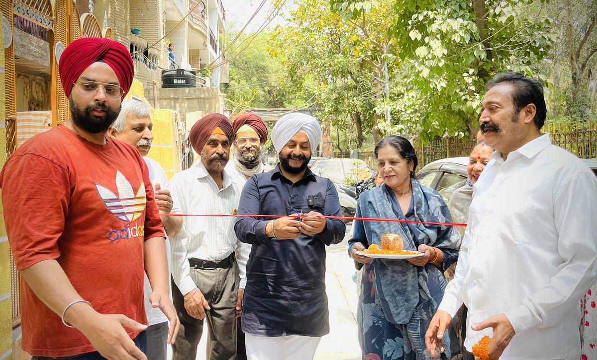 JarnailSinghAAP's tweet image. तिलक नगर क्षेत्र में विकास कार्यों के धड़ाधड़ उद्घाटन का सिलसिला जारी..
KG 3 ब्लॉक विकासपुरी के निवासियों को एक साथ 6 गलियों के  नव निर्माण का तोहफा ✨देकर उनका उद्घाटन कर क्षेत्रवासियों का आशीर्वाद लिया..

#devolopment #work #mlaforpublic #inaugration #arvindkejriwal