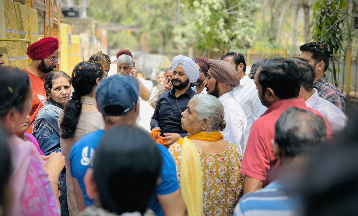 JarnailSinghAAP's tweet image. तिलक नगर क्षेत्र में विकास कार्यों के धड़ाधड़ उद्घाटन का सिलसिला जारी..
KG 3 ब्लॉक विकासपुरी के निवासियों को एक साथ 6 गलियों के  नव निर्माण का तोहफा ✨देकर उनका उद्घाटन कर क्षेत्रवासियों का आशीर्वाद लिया..

#devolopment #work #mlaforpublic #inaugration #arvindkejriwal