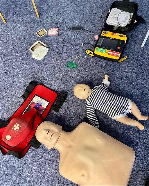 C_TrainingLtd's tweet photo. Accredited Emergency First Aid at Work £95, Bury, 22nd April. Click on link in comments for info/to book. 
Or contact silvana@compliancetrainingltd.co.uk. 
07376 634655
#training #courses #FirstAid #firstaidtraining #compliancetrainingltd #trainingprovider https://t.co/CnNPATrxAW