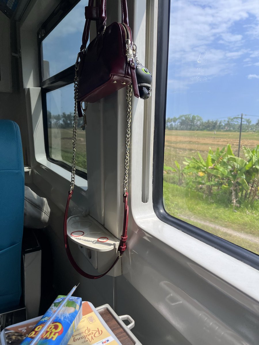 jasminejamill's tweet photo. otw menuju sidang adi bulan di jogja #totalitas #terimakasihadibulan https://t.co/puOIyCh1ai