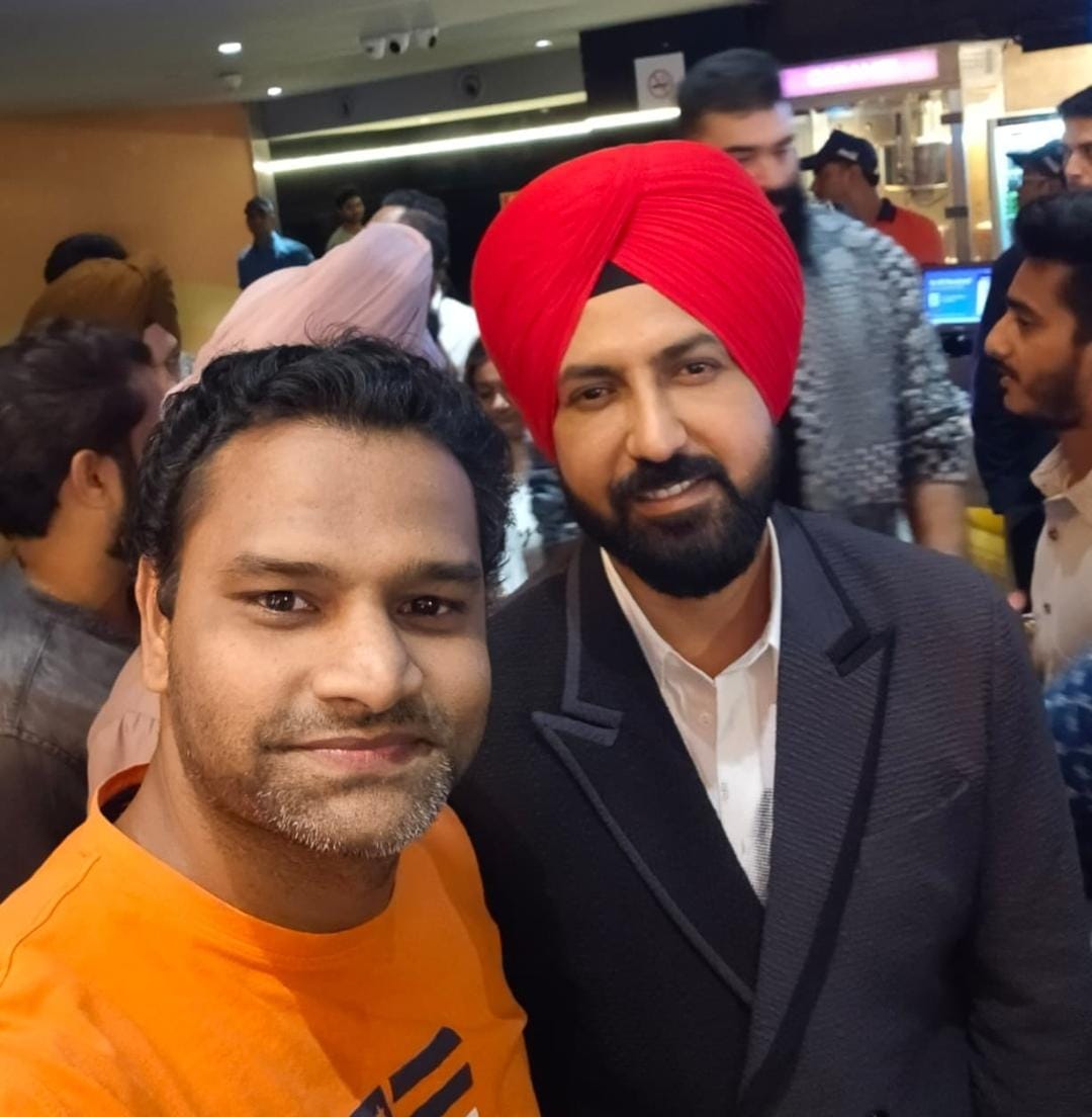 SAMTHEBESTEST_'s tweet image. With #GippyGrewal at #Akaal special screening. 

The climax 🔥🥵