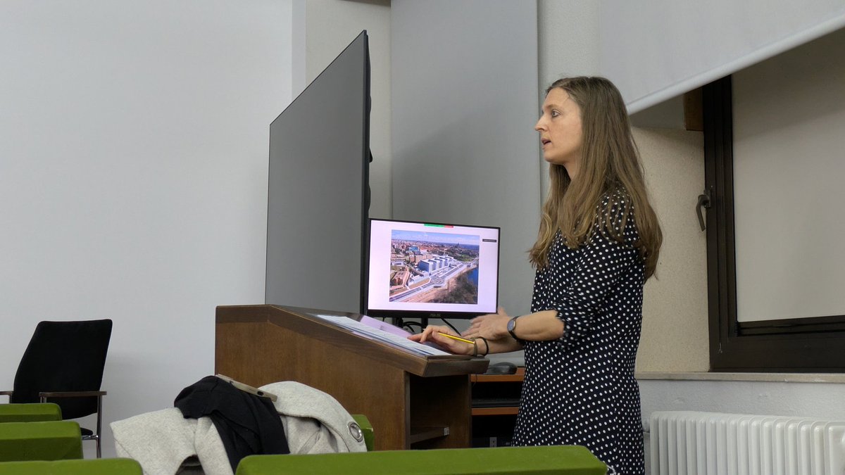 IBSAL_IIS's tweet photo. ¿Cómo las células cancerosas evitan su muerte celular programada? ❌💀
Cristina de Ramón (@ibsal_iis @usal #CAUSA) nos habla en los #SeminariosPREDOC 🎓 de su investigación sobre p53 y las proteínas de la apoptosis que se ven afectadas en los casos de mieloma múltiple 🩸 https://t.co/UxuAGcQwRo