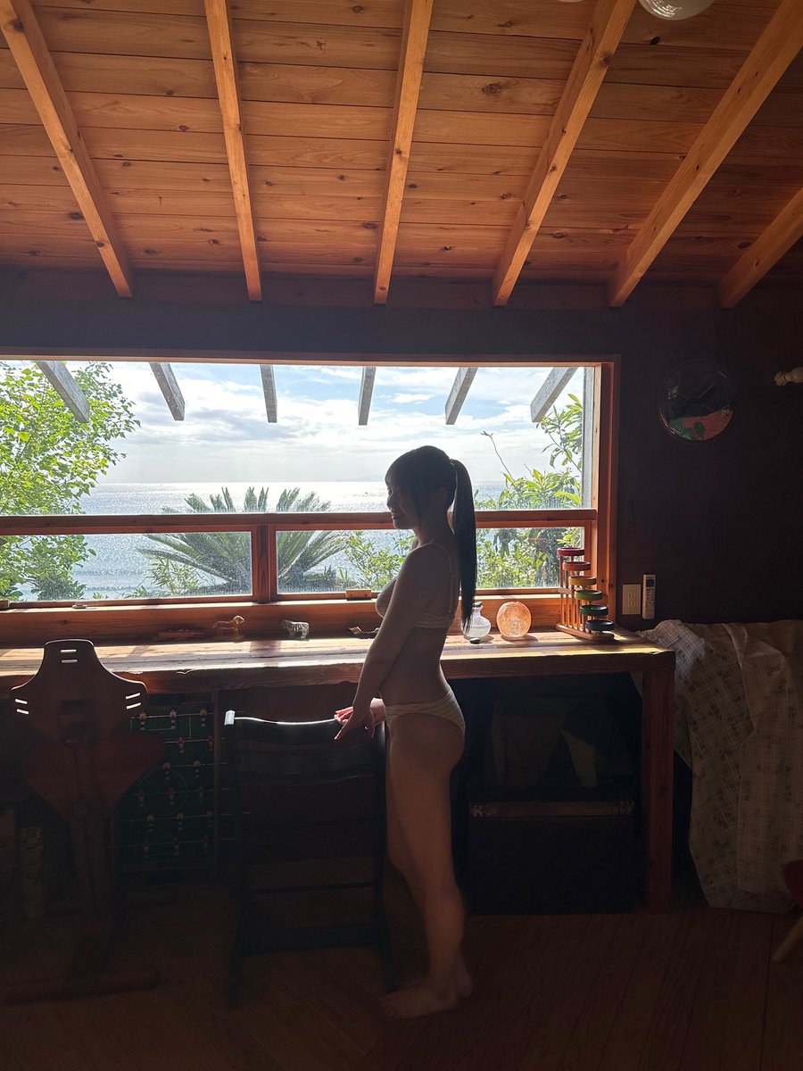 mlkuu39's tweet photo. 4月7日発売の週刊プレイボーイに掲載していただきました！
是非GETしてください！
同時に、デジタル写真集『SUNNY GIRL』も発売されています🙌🏻
チェックしてください🤍

https://t.co/ac9w5Yk4Ba

 #週刊プレイボーイ https://t.co/pTvD1c4hH7