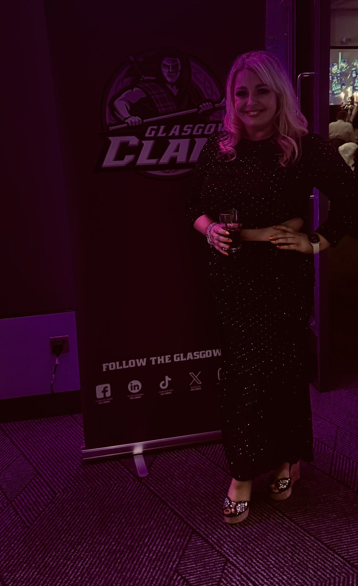 L e o n a 🫧 tweet media