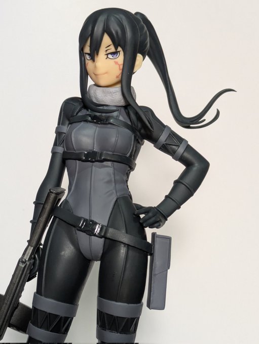 ピトさんめっちゃいいんですよ…
このエッチすぎる爬虫類みたいなプロポーション、GGO2放映中ずっとピトフーイに殺されてぇ〜!っ言ってたのがなんとなくわかると思う 