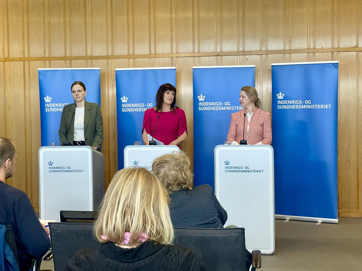 Indenrigs- og Sundhedsministeriet (@dksundhed) on Twitter photo Pressemøde i <a href="/DKsundhed/">Indenrigs- og Sundhedsministeriet</a>:
Nu præsenterer
<a href="/sophieloehde/">Sophie Løhde</a>, <a href="/SophieHAndersen/">Sophie Hæstorp</a> og <a href="/CarolineStage/">Caroline Stage</a> regeringens udspil til én samlet 10-årsplan, der skal sikre psykiatrien et historisk stort løft med 4,6 mia. kr. varigt frem mod 2030.
ism.dk/nyheder/2025/a…
#dkpol #sundpol #psykiatri Pressemøde i <a href="/DKsundhed/">Indenrigs- og Sundhedsministeriet</a>:
Nu præsenterer
<a href="/sophieloehde/">Sophie Løhde</a>, <a href="/SophieHAndersen/">Sophie Hæstorp</a> og <a href="/CarolineStage/">Caroline Stage</a> regeringens udspil til én samlet 10-årsplan, der skal sikre psykiatrien et historisk stort løft med 4,6 mia. kr. varigt frem mod 2030.
ism.dk/nyheder/2025/a…
#dkpol #sundpol #psykiatri