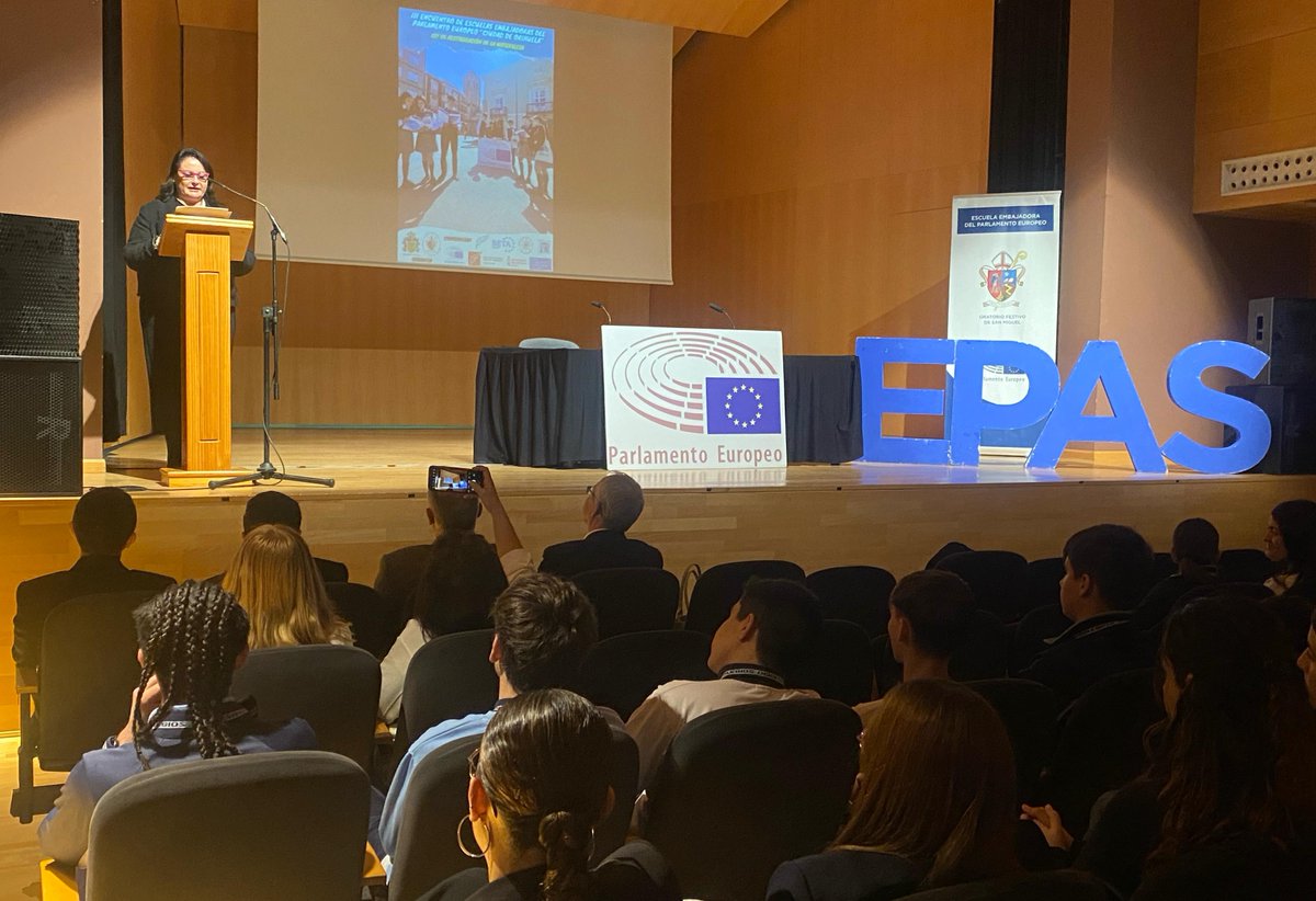 La DG de Representación ante la UE de la <a href="/generalitat/">Generalitat</a>, <a href="/Rachelagua/">Raquel Aguado</a>, expuso medidas de apoyo a los jóvenes en materia de #vivienda, #formación y #saludmental en su intervención en la inauguración del III Encuentro de Escuelas Embajadoras del Parlamento Europeo ‘Ciudad de Orihuela’
