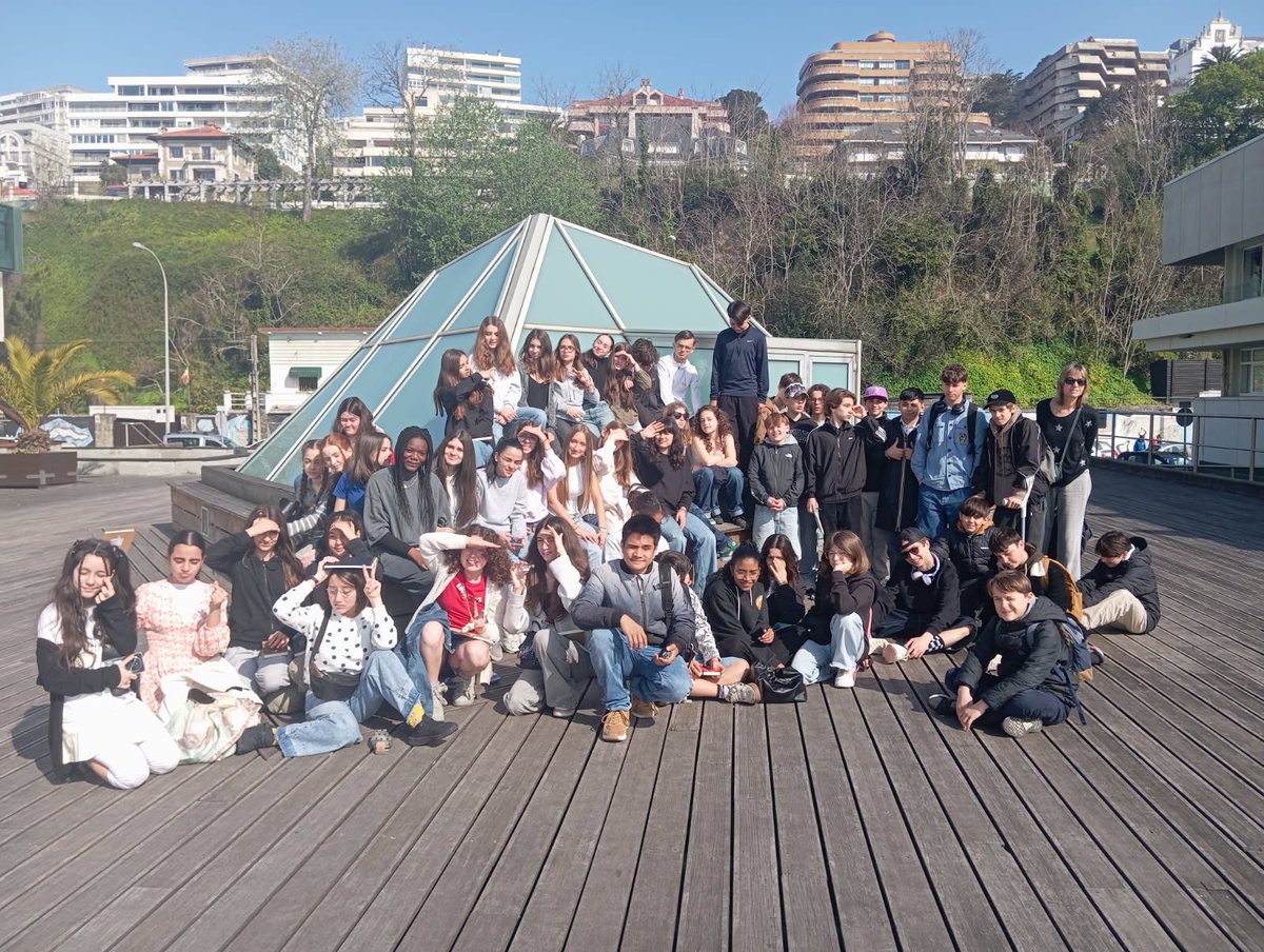 Les élèves plasticiens du collège <a href="/AlienorBordeaux/">Collège Alienor d'Aquitaine</a> <a href="/AcBordeaux/">Académie de Bordeaux</a> en voyage en Espagne. Richesse d’une mobilité à l’étranger. 🇪🇸🇫🇷