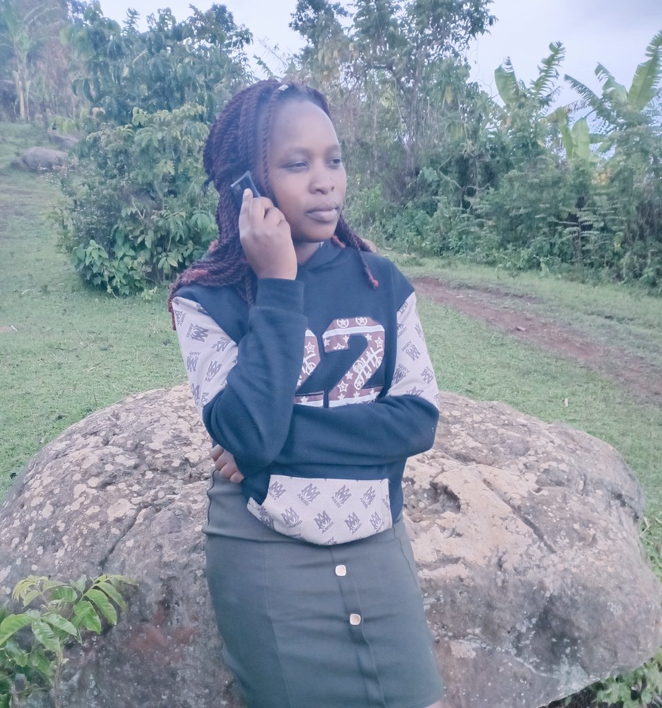 holleysmithvybz's tweet photo. "no relationship is perfect but a Loyal Hun &amp; a trying gent is #everything."💍🫀 https://t.co/g7nI2YShOi