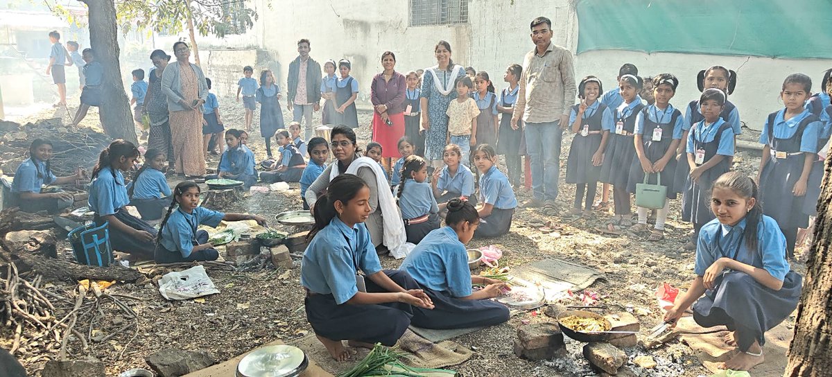 MahaSamagra's tweet photo. Tasting the Joy of Learning!
At Z. P. School, Bhalgaon (District Newasa), students turned into little chefs as part of a unique life skills initiative!
Beyond cooking, they learned teamwork, gender equality, self-confidence, hygiene, and the joy of sharing.
#starsproject #NEP https://t.co/oXwJGuvP6b