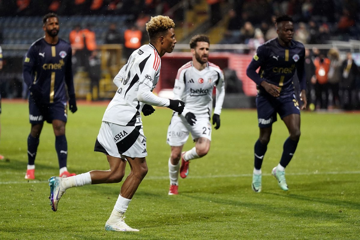 📌Gedson Fernandes kariyerinin en skorer döneminde <a href="/iha_spor/">İHA Spor</a> #FLAŞ 

👉Ligde son iki maçta puanlar Gedson’dan
👉Lyon galibiyetini getirdi
👉Takımının en çok maç oynayan ve en fazla süre alan ismi
📊Beşiktaş, bonservisinin yüzde 50’si için devrede

🔗iha.com.tr/istanbul-haber…