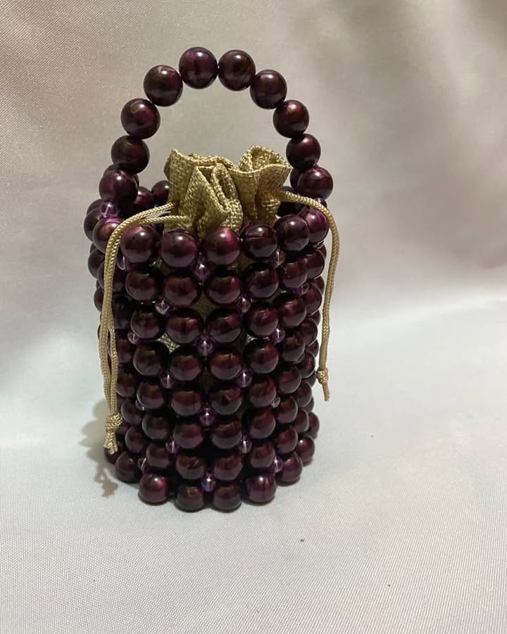 beadedbyteee's tweet photo. Beaded bucket bag
Price:N35,000
Can be done in your preferred color 
Kindly send a dm or click the link in the bio to place an order directly via whatsapp 

#beadedbyteeaccessories #fashion  #beadedbag #beadedbaginlagos #bucketbag #beadedbucketbag https://t.co/NQmnl7Fa2I