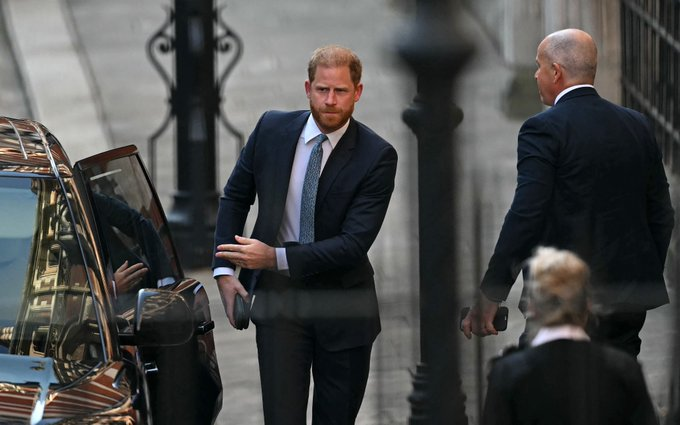AgathedeLili's tweet photo. How hot is Harry?
#GoodKingHarry #GoHarry #WeStandWithPrinceHarry https://t.co/7QQPUoreG2