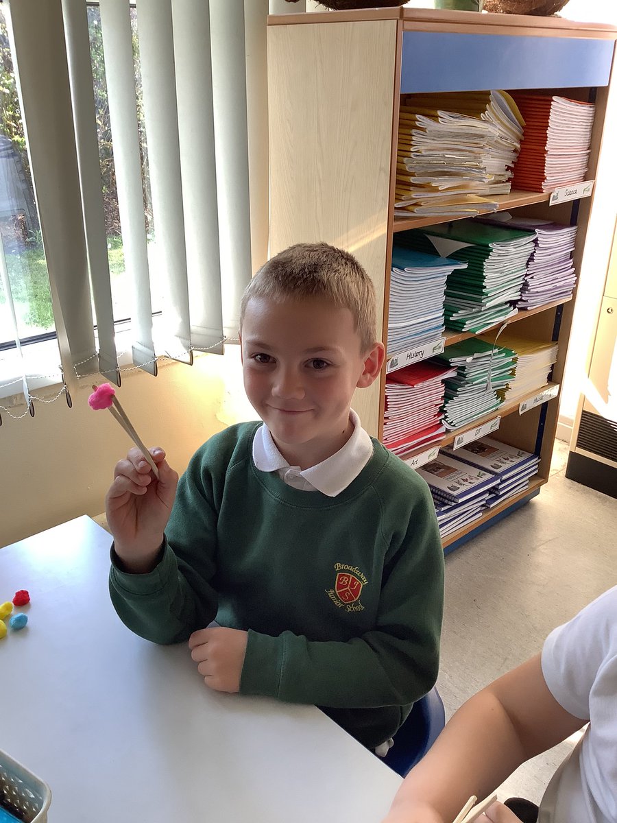 MrMcCabe62's tweet photo. @broadwayjuniors Class 3JM have enjoyed doing a workshop with our visitors from Nissan today where they learned about the Nissan car plant and how to use chopsticks. https://t.co/Kf5j8UEJ8k