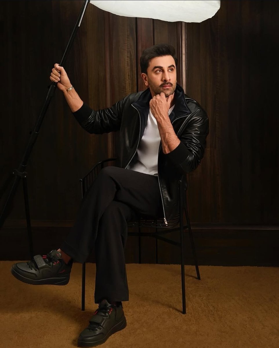 RanbirFanatic's tweet photo. Best Songs From #RanbirKapoor Movies | A 🧵 https://t.co/BJJYPPvNO9