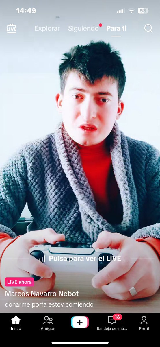 xroerx's tweet photo. @kaosiito Te vi raro en el último directo de tik tok, está todo bien? https://t.co/VGPnEvotDa