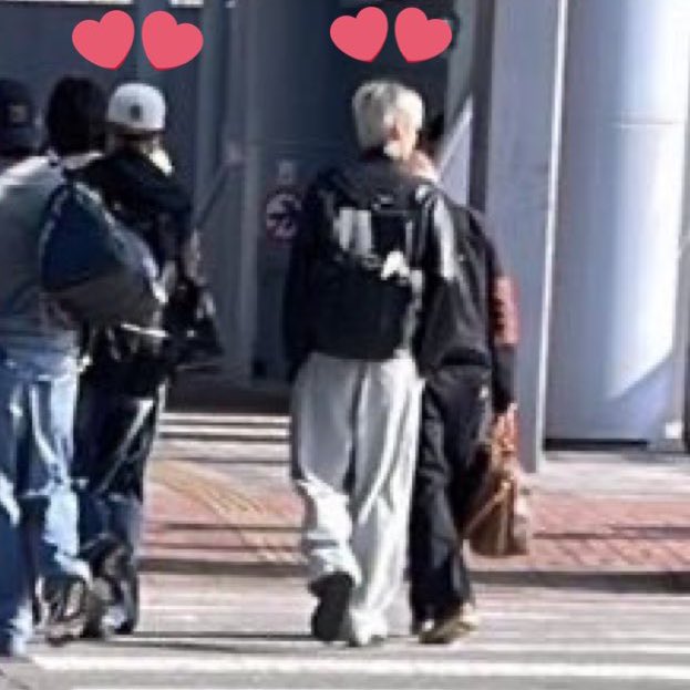 wootheantic's tweet photo. and just like that, we got one (1) glimpse and he took it away #issokay safe skies my silvermetti… :-)♡ https://t.co/r2S4vbkSdp