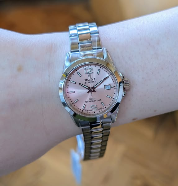 BeardsallsJ's tweet photo. @__x Hop into spring with a splash of colour!🐣
Our new Festina watches just landed at Beardsalls Jewellers-stainless steel, sapphire glass, and bold coloured dials 🌈⏱️
Why should Easter eggs have all the fun?
#beardsallsjewellers #rhosonsea #easterstyle #festinawatches https://t.co/jGKUoaF3ps