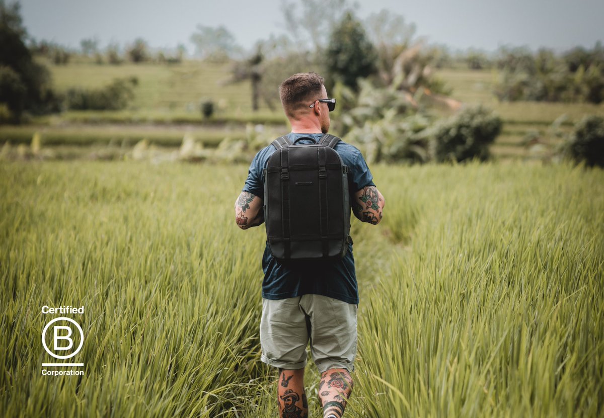 This #BCorp month is all about making more environmentally friendly choices.🌿 Join the movement by choosing materials that are upcycled, recyclable, and sustainably sourced. #Ekster