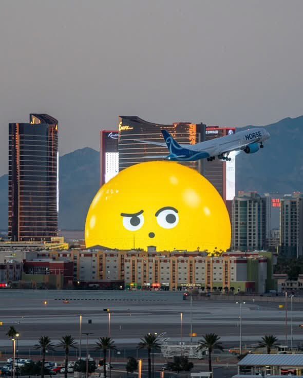 PilotFun101's tweet image. Hmm 🤔 Where do you think you’re going? 😂 Only in Vegas. 😝 #PilotFun101