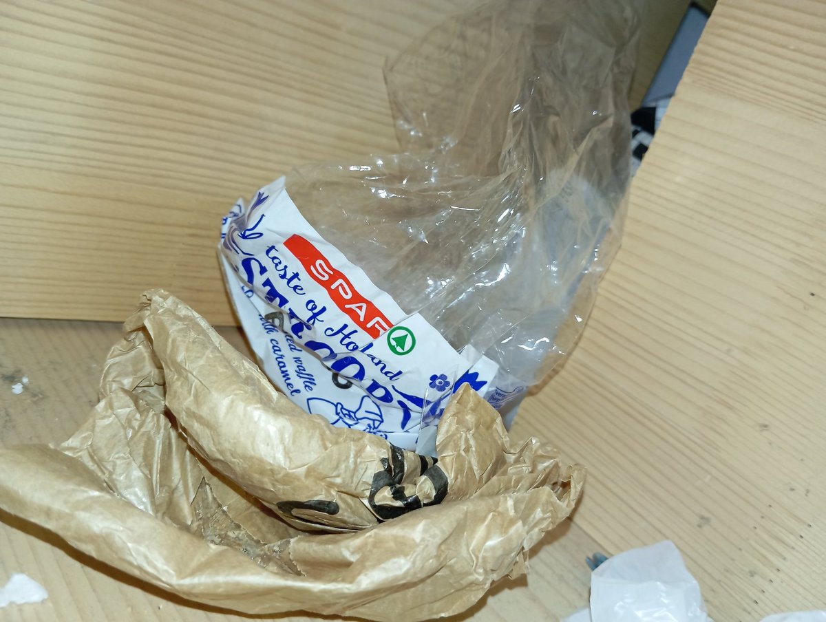LazarUrban's tweet photo. Prodaja se dobro ohranjena 2 nadstropenska hiša s balkonom.V hiši sta 2 kopalnici in 2 kuhinji vsaka v enem nadstropju kar pomeni da je hiša primerna za 2 družini. Hiša je bila zgrajena leta 2011 in vidna poškodba se nahaja na strehi ob močnem trku strele. Več info na Zs #oglas https://t.co/J4nxr8c65P
