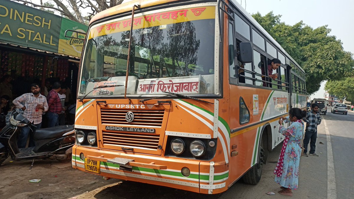 9410vivek's tweet photo. @UPSRTCHQ traveling by up 78HT9058 peetal nagari depot driver stooped bust at naraura on a dhaba . informed immediately three official ARM ,RM md asif sugam yatra but noone take necessary step https://t.co/317YWrPuf9