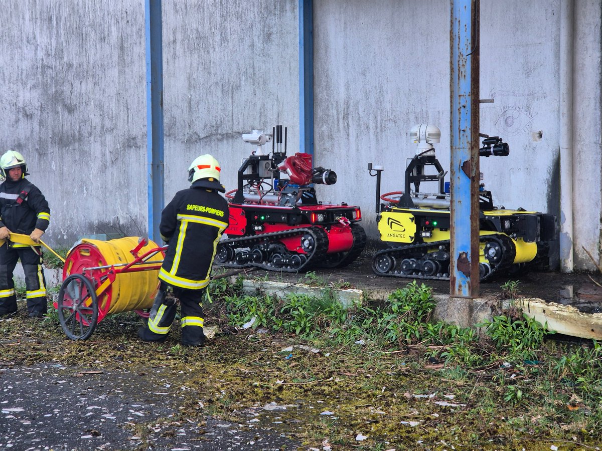 Pompiers17 tweet media