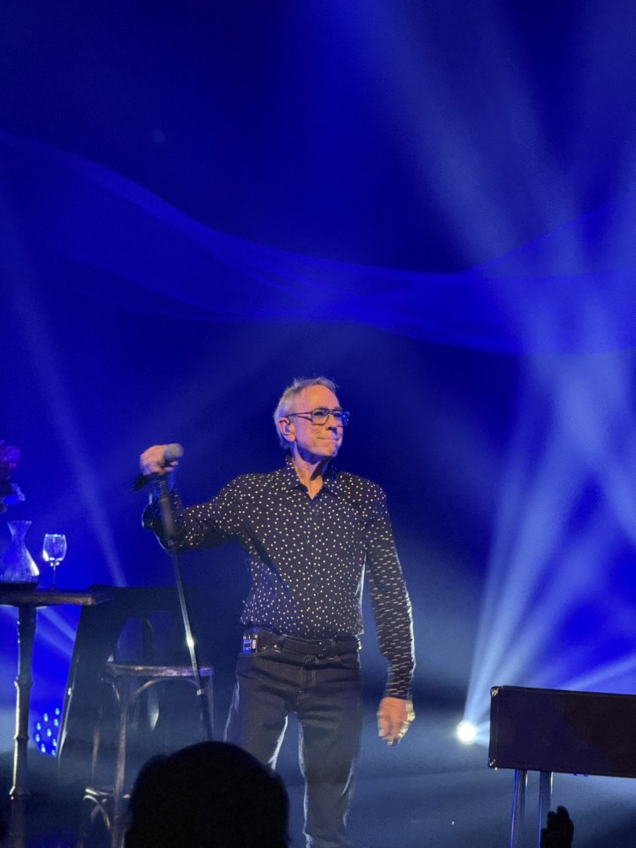 Jean-Noël Tronc (@jntronc) on Twitter photo Juste magnifique, l’élégance absolue, concert Alain Chamfort à Rueil-Malmaison : il a mis le feu et dansé comme un Dieu ! Juste magnifique, l’élégance absolue, concert Alain Chamfort à Rueil-Malmaison : il a mis le feu et dansé comme un Dieu !