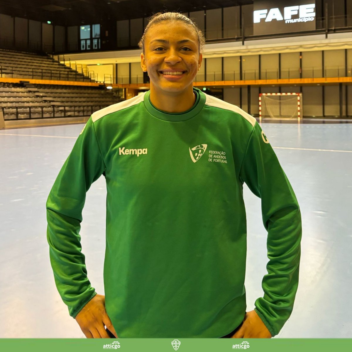 cbm_elche's tweet photo. INTERNACIONAL #Atticgo 📝 |

🟩 Nuestra jugadora #AtticgoBMElche ya está concentrada en Fafe (Portugal) para afrontar sus partidos ante Montenegro, de clasificación para el Mundial de Alemania y Países Bajos 2025, con las #Lusitanas de la @AndebolPortugal.

🇵🇹 Carmen Figueiredo https://t.co/IXim9mbRiN