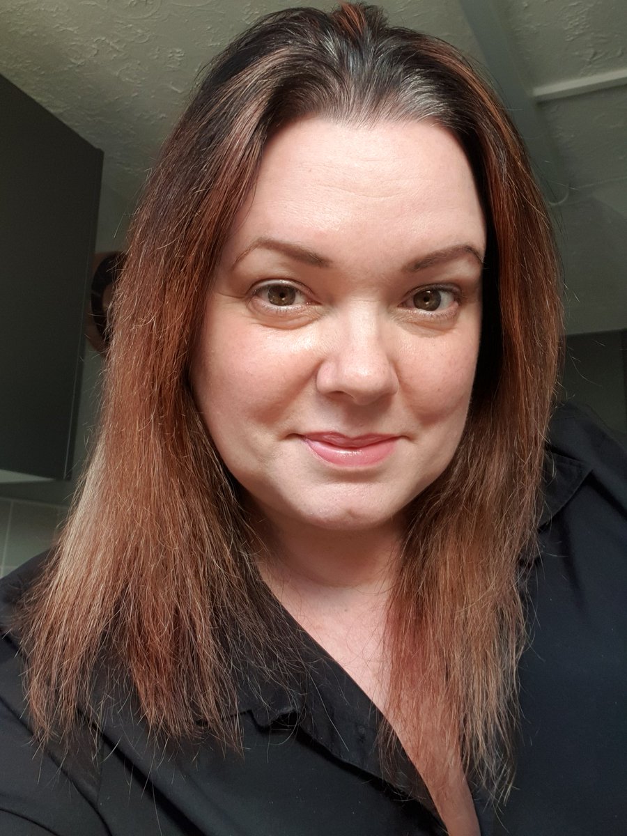 kinkypinky21's tweet photo. Roll on Thursday so grey gets covered 🙇‍♀️🙇‍♀️🙇‍♀️ https://t.co/mfFJDuhxHK