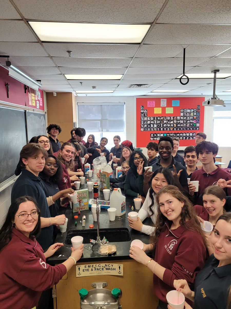 mpsjscience's tweet photo. The organized chaos of making slime as our Grade 12 IBs wrap up their organic chem unit and their high school careers. 😢 #mpsjchem @MPSJ_TCDSB @PowerIB https://t.co/KaCS1mEBmQ