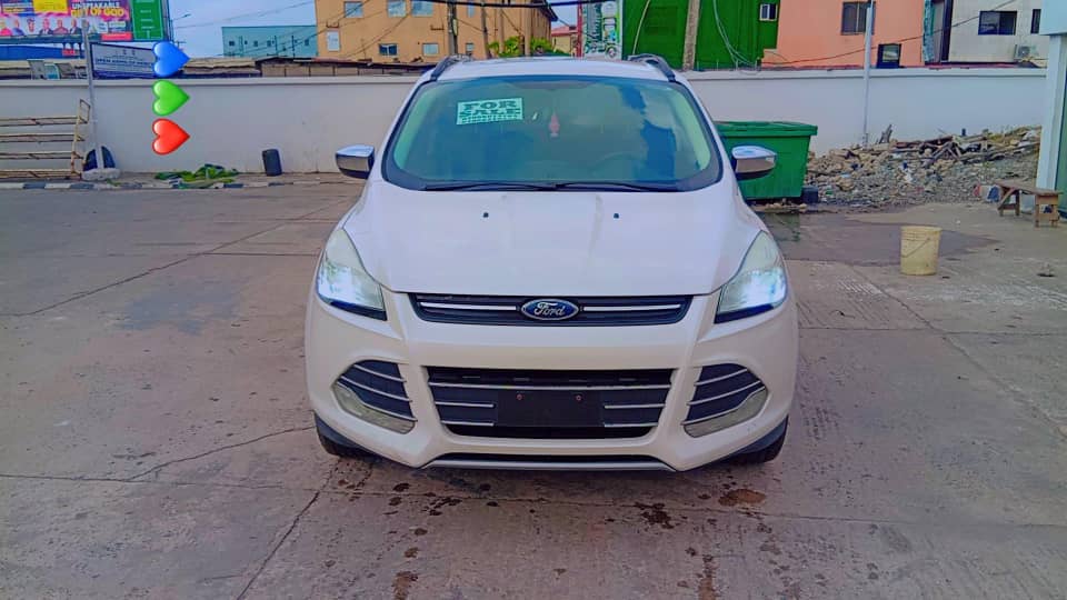 De_Prince_23's tweet photo. FOR SALE!!!
Ford Escape 2014 sport edition 
Foreign Used 
First body 
4plugs eco Boost 
White on Black 
Price: 14.5m slightly negotiable 
Location: Ago Palace way 
Contact: 07066210226, 09160937272 https://t.co/r4lYVNl32p