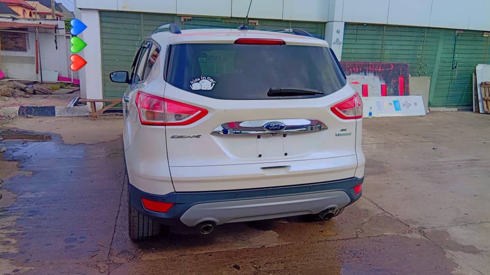 De_Prince_23's tweet photo. FOR SALE!!!
Ford Escape 2014 sport edition 
Foreign Used 
First body 
4plugs eco Boost 
White on Black 
Price: 14.5m slightly negotiable 
Location: Ago Palace way 
Contact: 07066210226, 09160937272 https://t.co/r4lYVNl32p